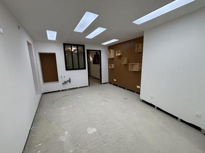 Divers - 80 m² - 3 pièces