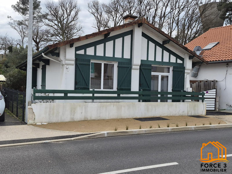 Maison traditionnelle - 87 m² - 4 pièces