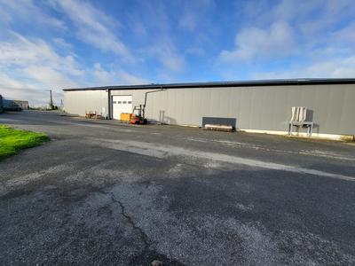 Entrepôt - 1 200 m²