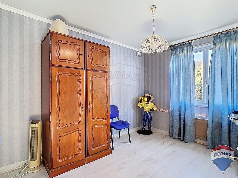 Maison - 222 m² - 9 pièces