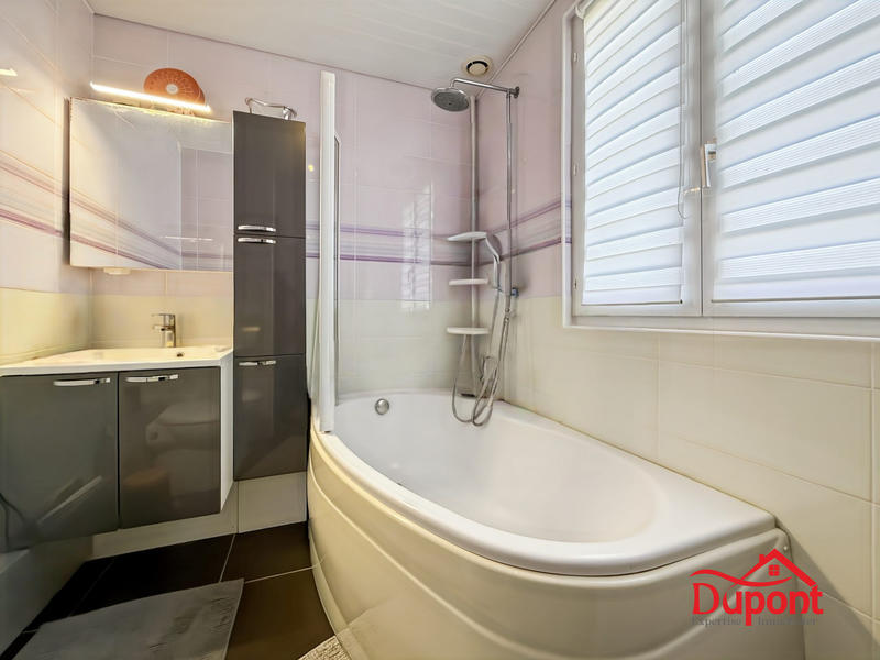 Maison - 80 m² - 5 pièces