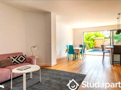 Chambre - 78 m² - 1 pièce