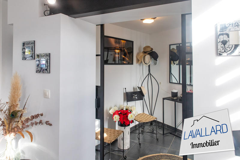 Maison - 260 m² - 10 pièces