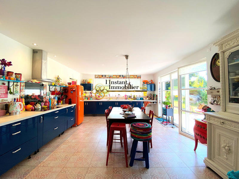 Demeure - 290 m² - 8 pièces