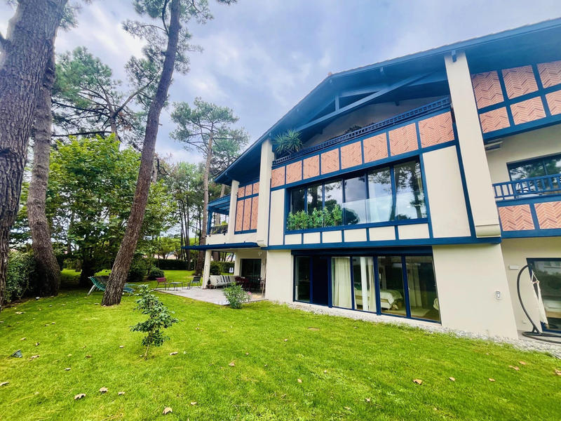 Appartement - 192 m² - 5 pièces