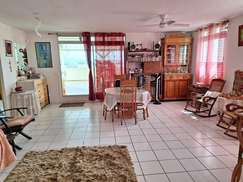 Appartement - 97 m² - 4 pièces