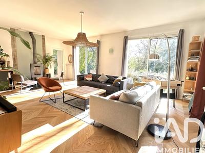 Maison - 181 m² - 8 pièces