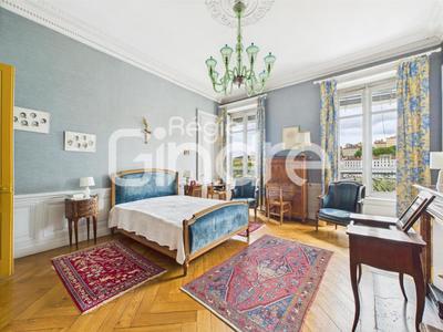 Appartement - 189 m² - 6 pièces