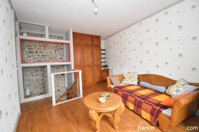 Maison - 117 m² - 9 pièces