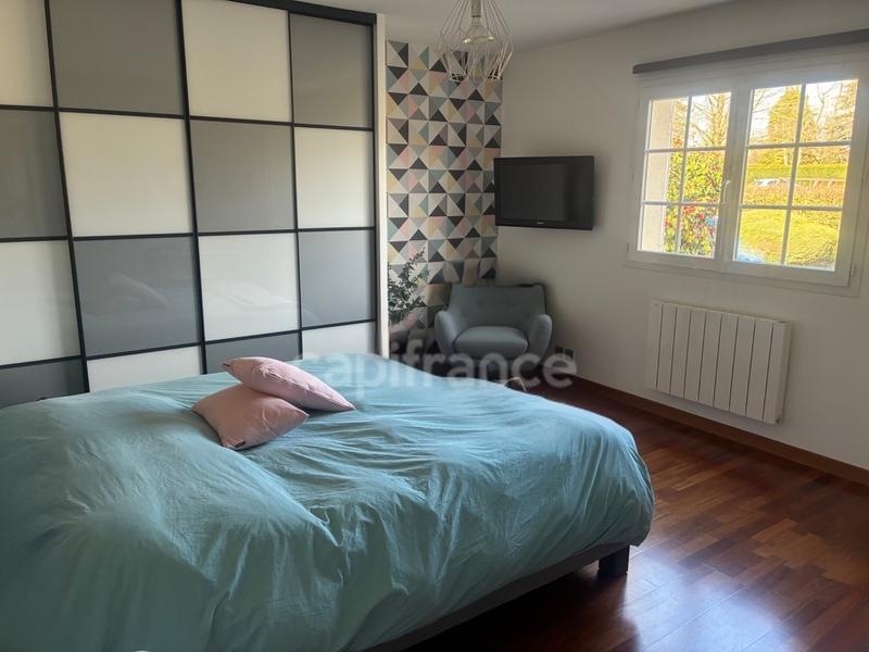 Maison - 226 m² - 8 pièces