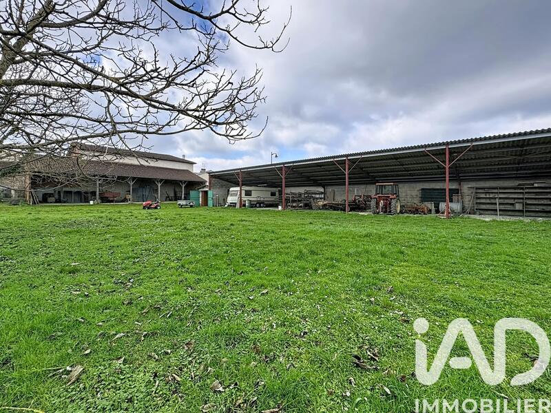 Maison - 180 m² - 8 pièces