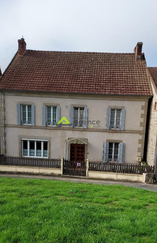 Maison de village - 216 m² - 9 pièces