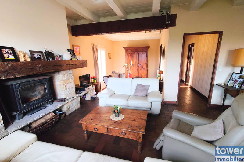 Maison - 220 m² - 10 pièces