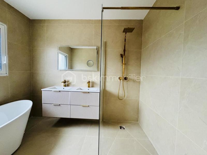 Maison - 120 m² - 4 pièces