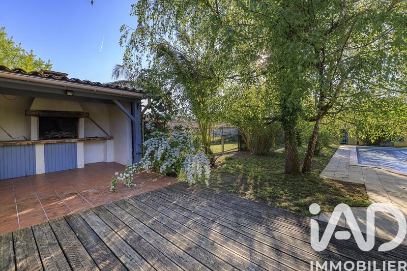 Maison - 202 m² - 6 pièces