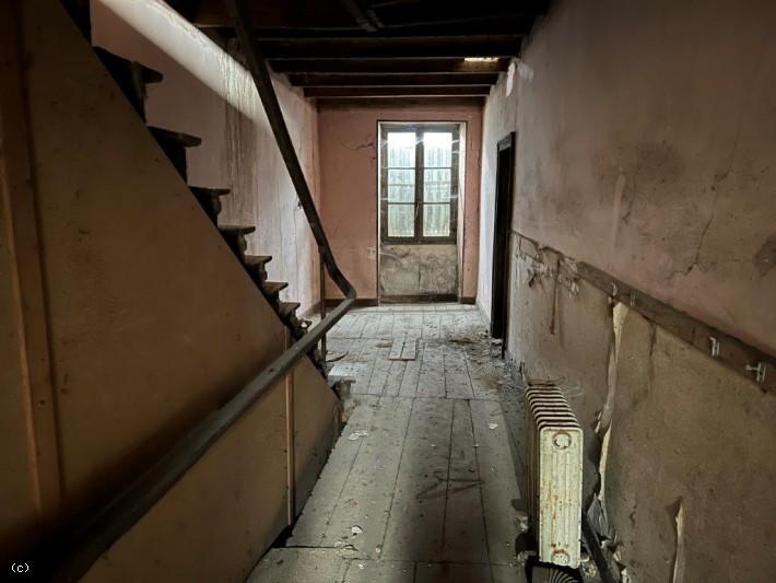 Maison - 250 m² - 10 pièces