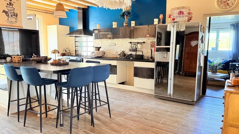 Maison - 200 m² - 6 pièces