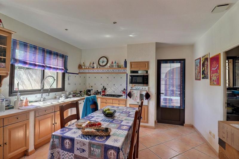 Villa - 205 m² - 6 pièces