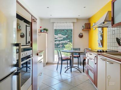 Appartement - 120 m² - 4 pièces