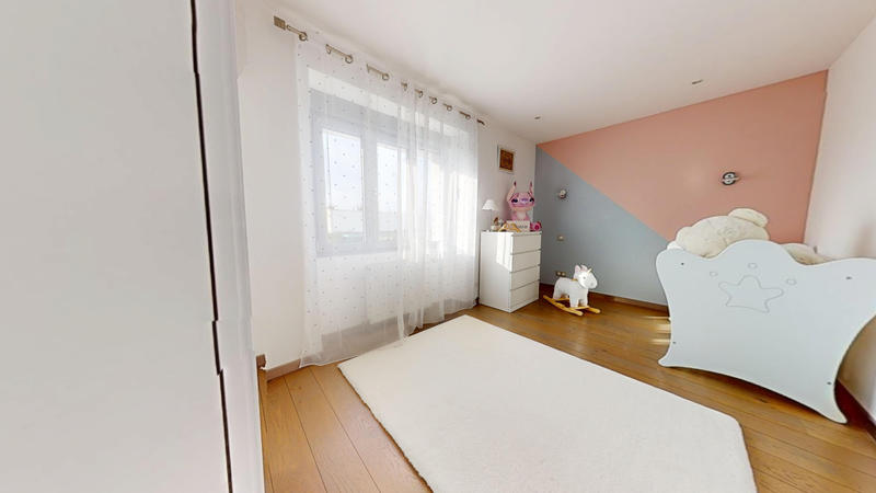 Maison - 166 m² - 6 pièces