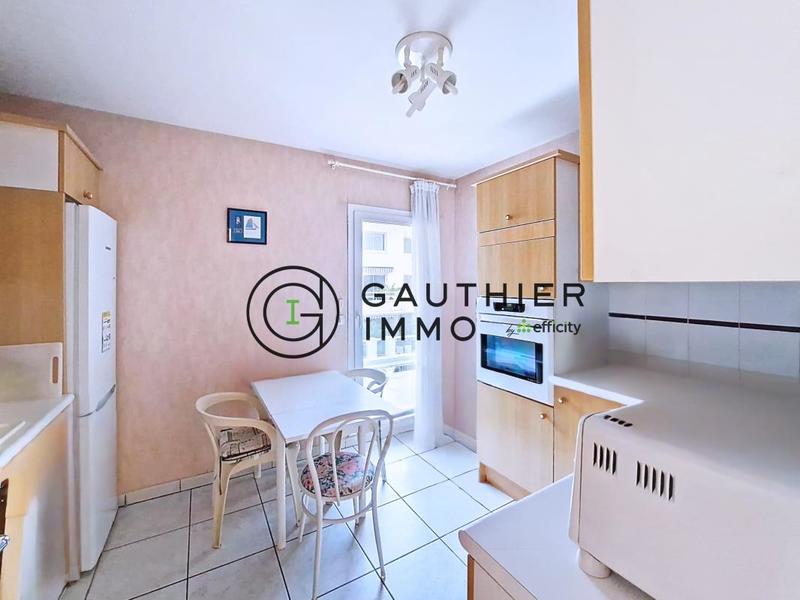 Appartement - 100 m² - 3 pièces