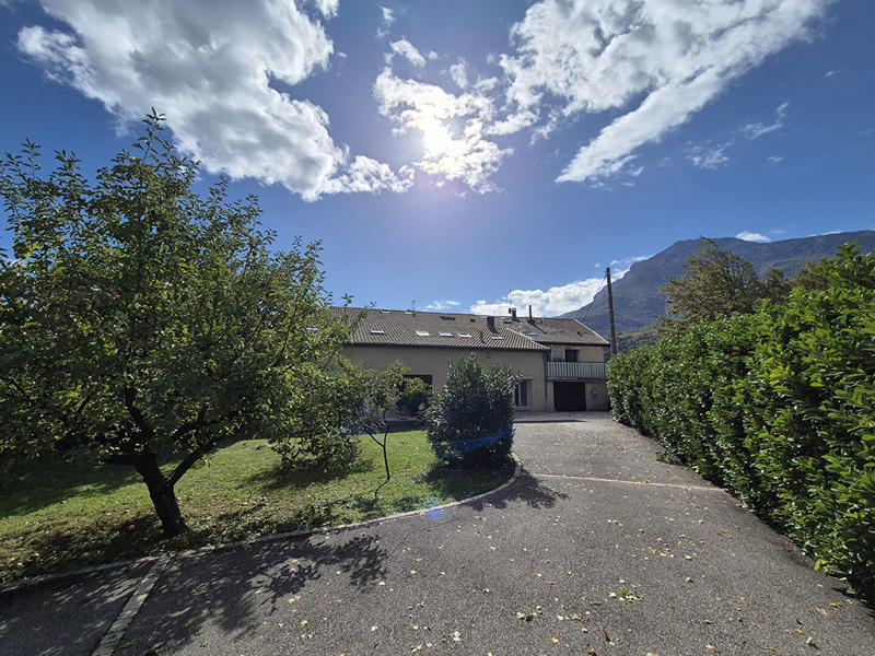 Maison - 196 m² - 4 pièces