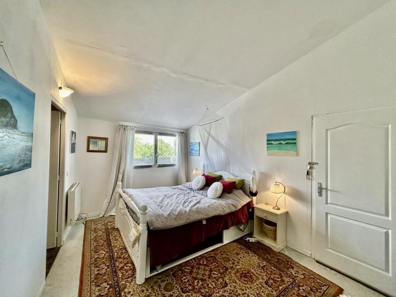 Maison - 206 m² - 13 pièces