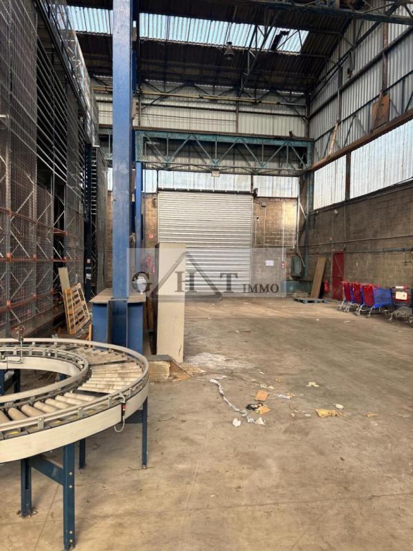 Entrepôt - 4 970 m²