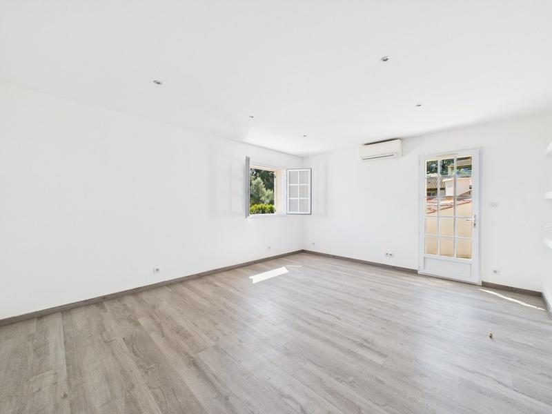 Maison - 185 m² - 5 pièces