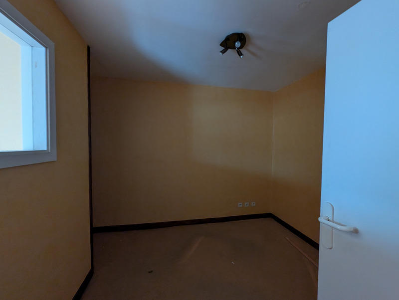 Local commercial - 59 m² - 6 pièces