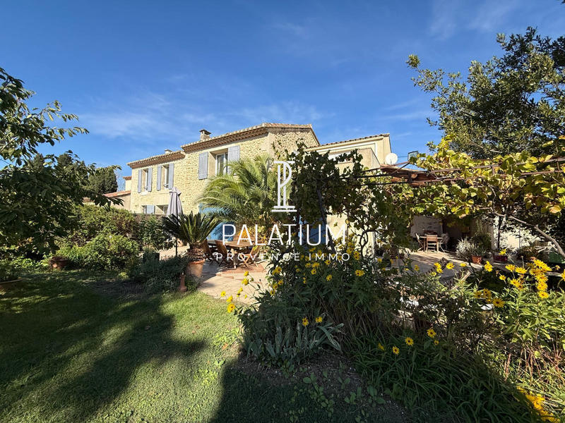 Maison - 336 m² - 12 pièces