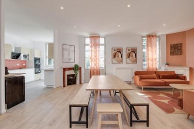 Remise - 350 m² - 15 pièces