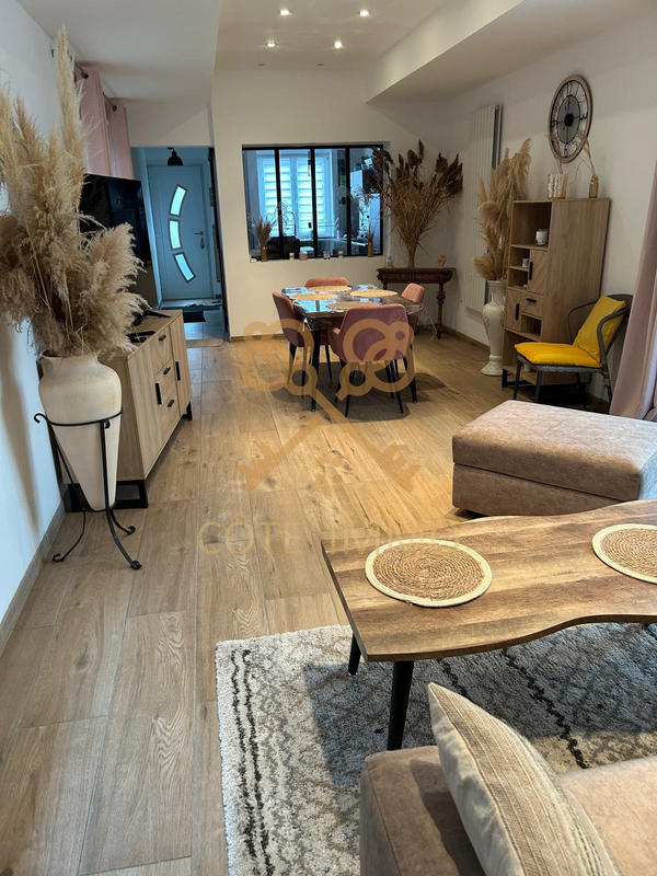 Maison - 90 m² - 3 pièces