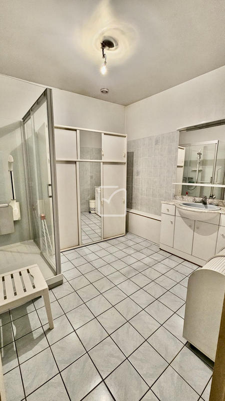 Maison - 180 m² - 5 pièces