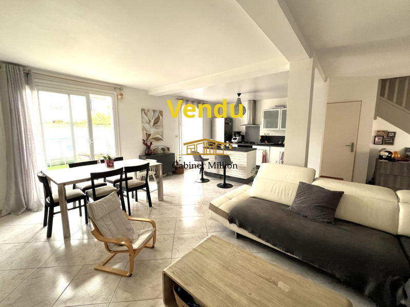 Maison - 98 m² - 4 pièces