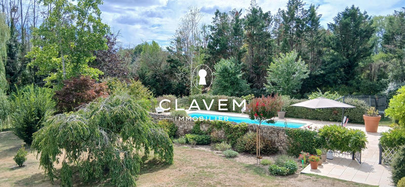 Maison - 320 m² - 12 pièces