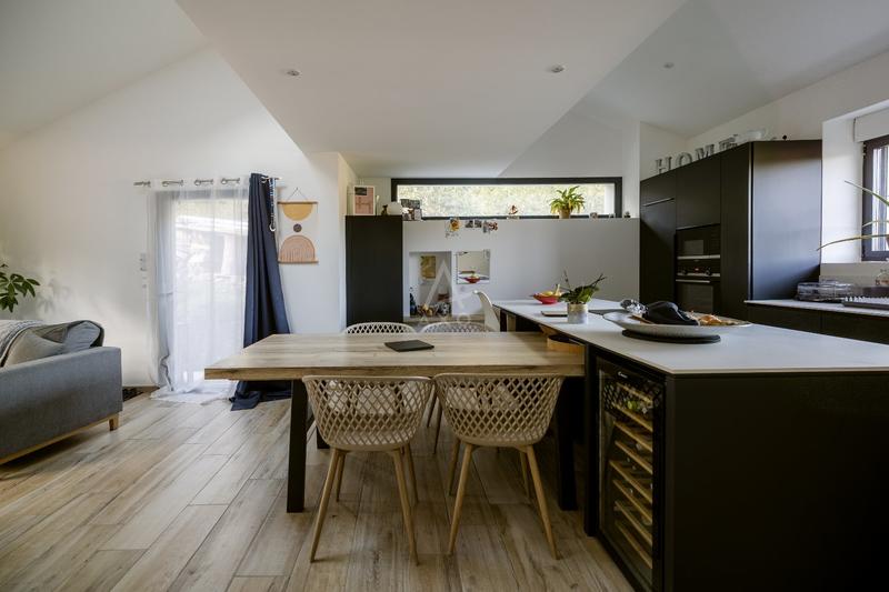 Maison - 139 m² - 6 pièces