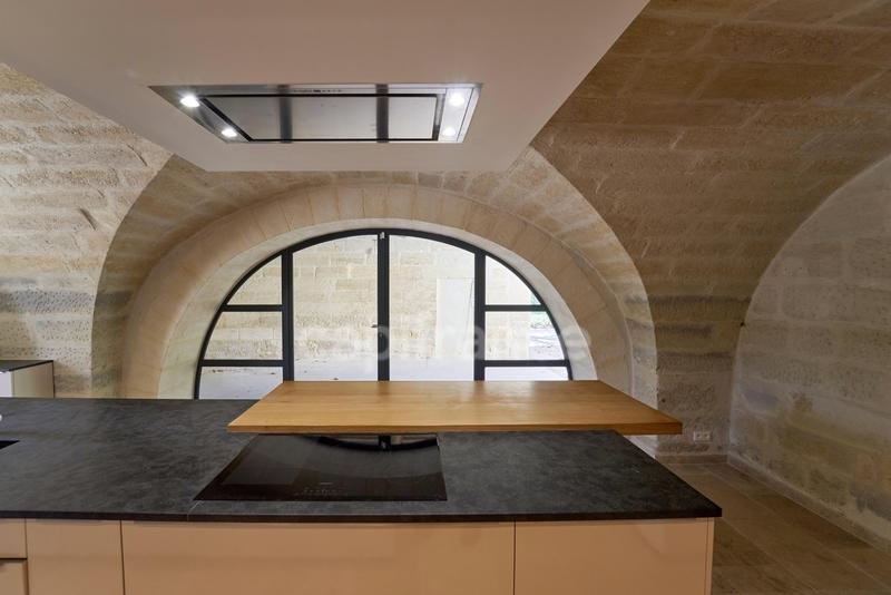 Maison - 290 m² - 8 pièces