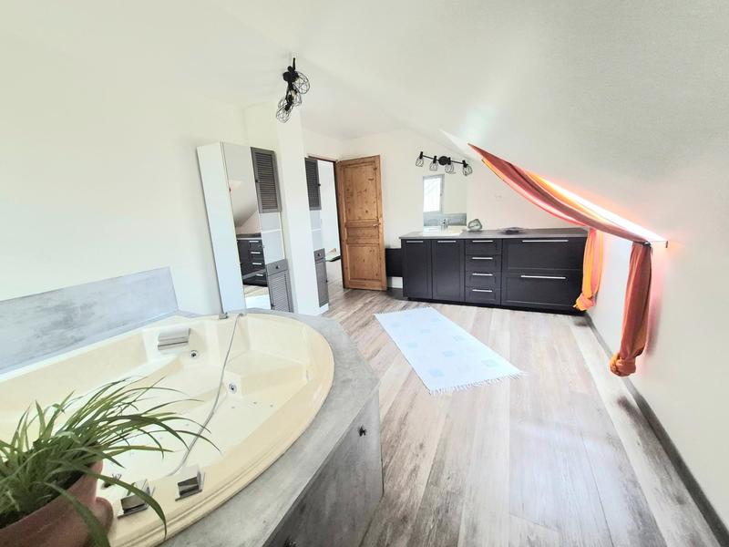 Maison - 167 m² - 7 pièces