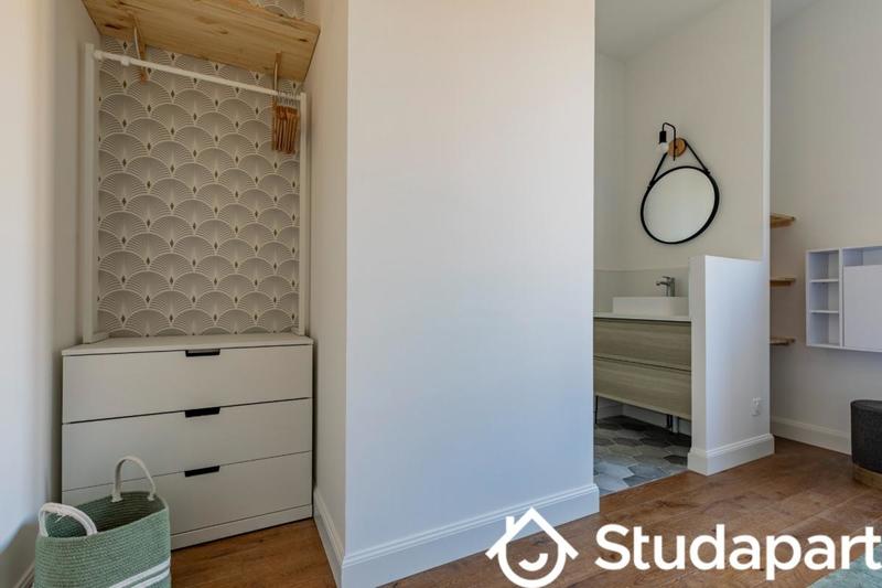 Chambre - 11 m² - 1 pièce