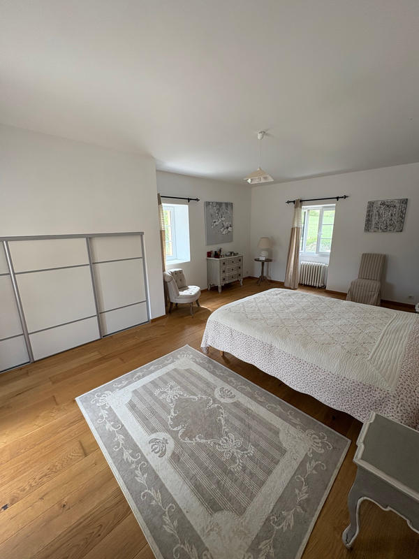 Propriété - 300 m² - 13 pièces