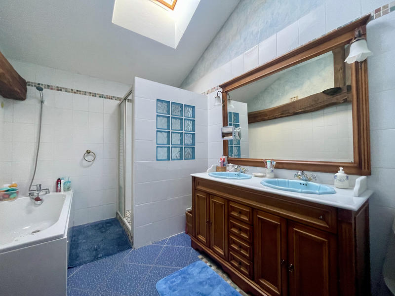 Maison - 284 m² - 7 pièces