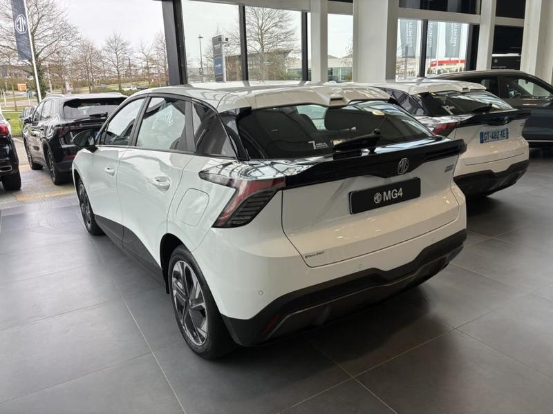 Mg Mg4 Electric 51kwh - 125 Kw 2wd Standard