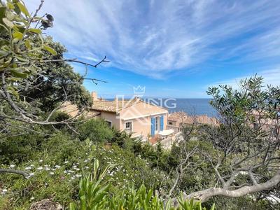 Villa - 212 m² - 6 pièces