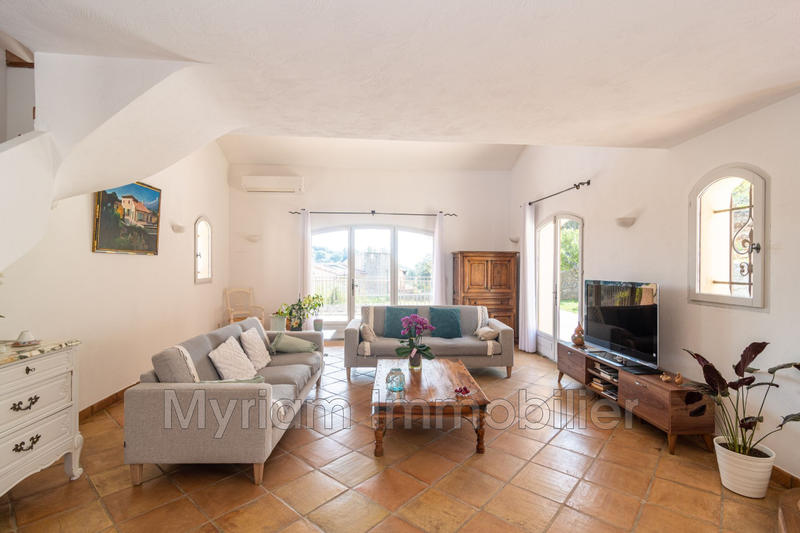 Maison - 290 m² - 5 pièces