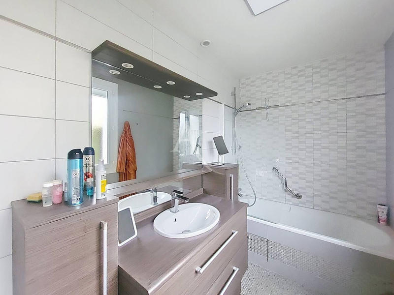 Maison - 149 m² - 7 pièces