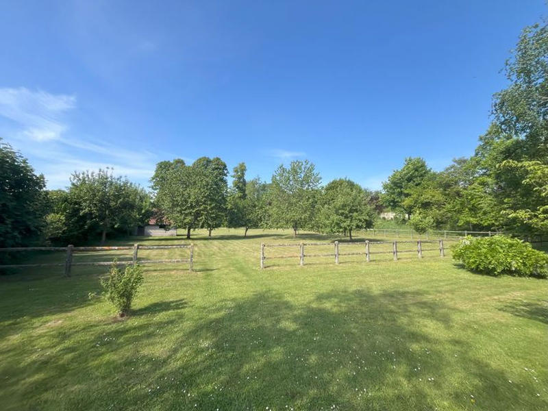 Maison - 284 m² - 9 pièces