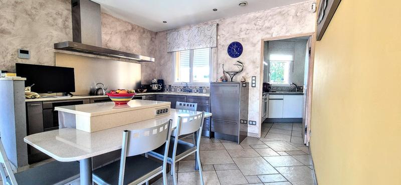 Maison - 188 m² - 7 pièces