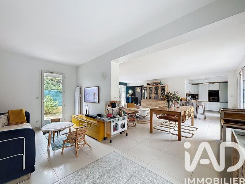 Maison - 224 m² - 9 pièces