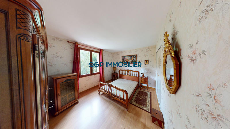 Maison - 201 m² - 6 pièces